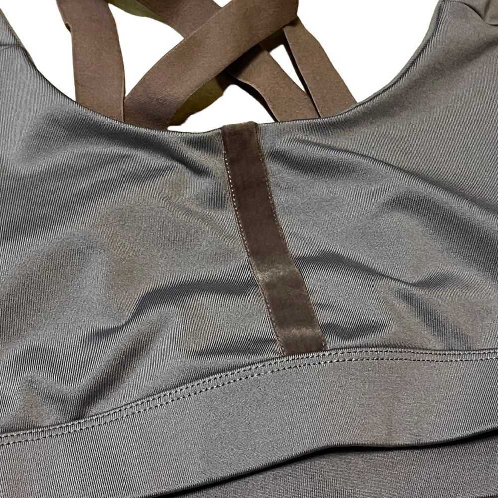 Champion light purple sports bra size M velour straps - Picture 2 of 7